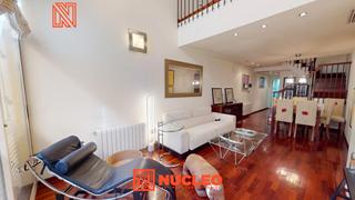 Casa adosada  Carrer aurora. Dúplex  adosado  de 3 dormitorios, 3 baños, dos terrazas y dos p