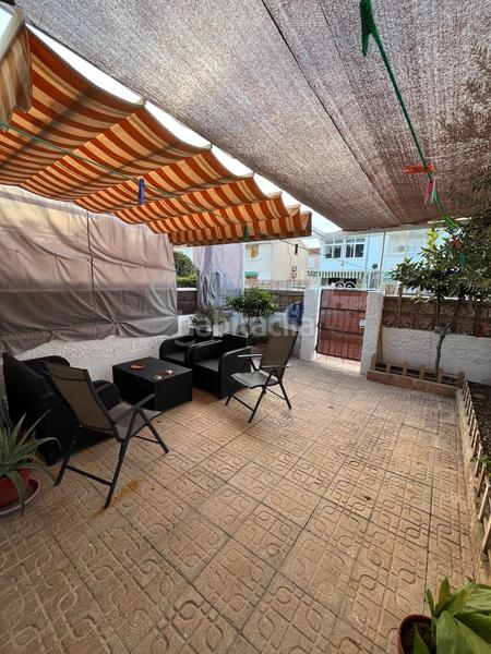 Foto 2a142b5b-882c-4d60-bbd9-2a3075489e3b. Casa aparellada a calle urbano arregui 63 a Playa de los Náufragos Torrevieja