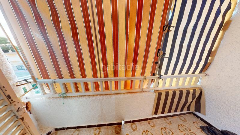 Foto cf67f3e6-3c19-4b7d-84bd-30638f7e7ad1. Casa aparellada a calle urbano arregui 63 a Playa de los Náufragos Torrevieja