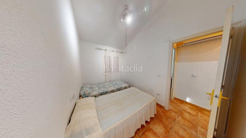 Foto f85f900b-cea4-46e8-80dc-fe8e6ab6a8f1. Casa aparellada a calle urbano arregui 63 a Playa de los Náufragos Torrevieja