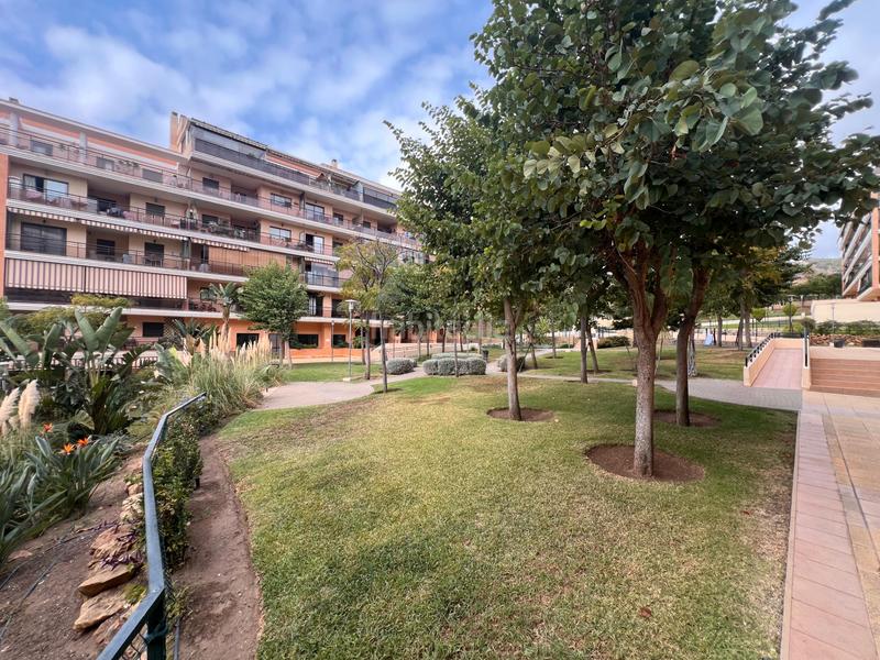 Foto 1c5ec3aa-ca2d-4c5d-9967-5d7f69a0ac9b. Piso  en venta en calle conrado del campo en El Pinillo Torremolinos
