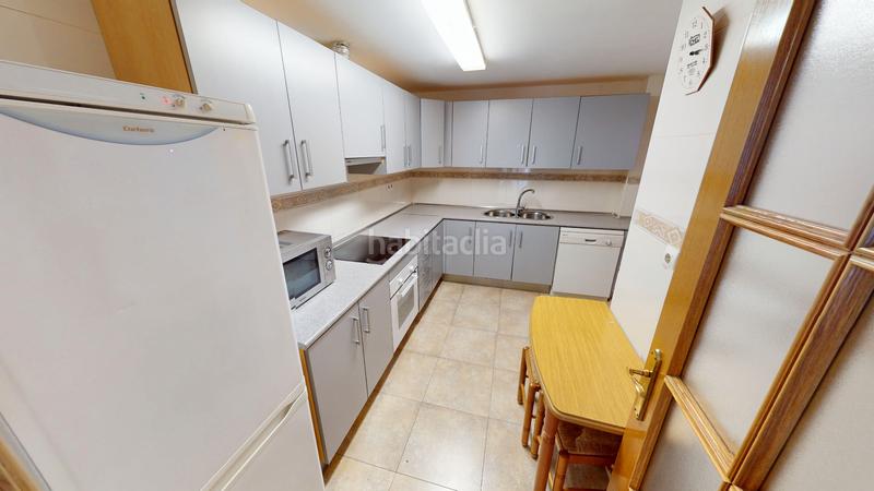 Foto a690462a-84ff-4a90-8ac4-a46cd48b0fc4. Piso  en venta en calle conrado del campo en El Pinillo Torremolinos