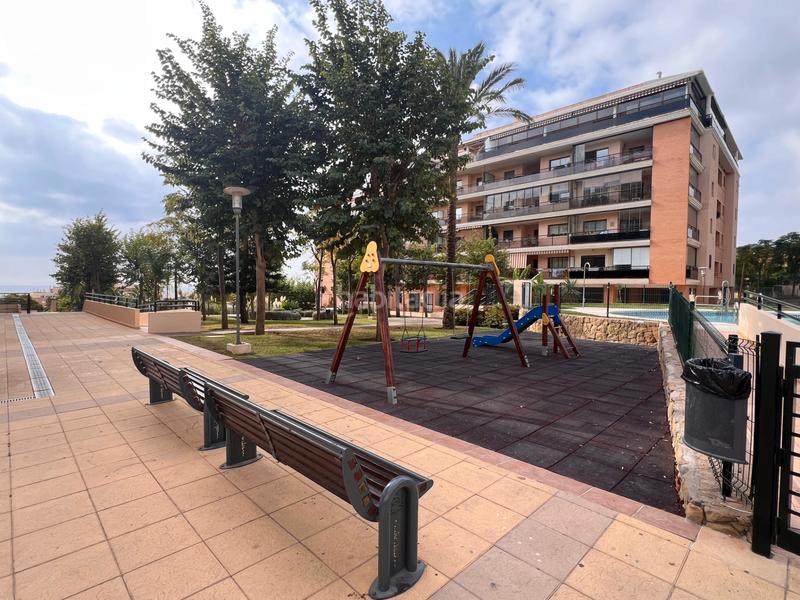Foto bbbf60d6-a43e-4fa3-b538-52fab9bbe9c2. Piso  en venta en calle conrado del campo en El Pinillo Torremolinos