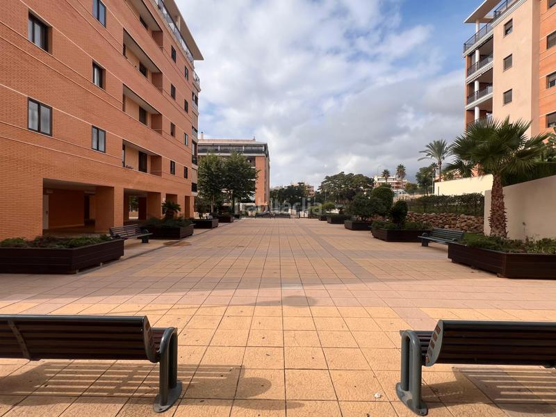 Foto cb5495f1-0d5c-4ea8-a13b-f6e46ef2b0b0. Piso  en venta en calle conrado del campo en El Pinillo Torremolinos