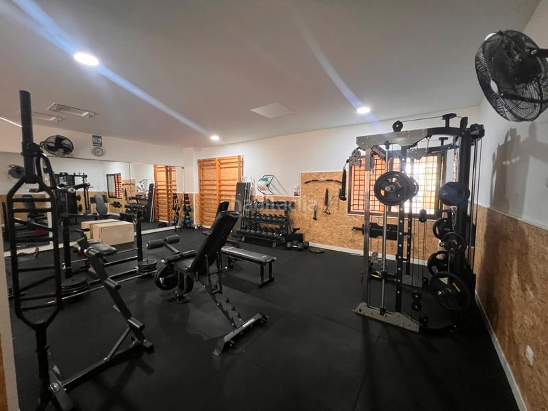 Foto d1969d8b-e9f9-45de-9a7e-6ad9d0250940. Piso  en venta en calle conrado del campo en El Pinillo Torremolinos