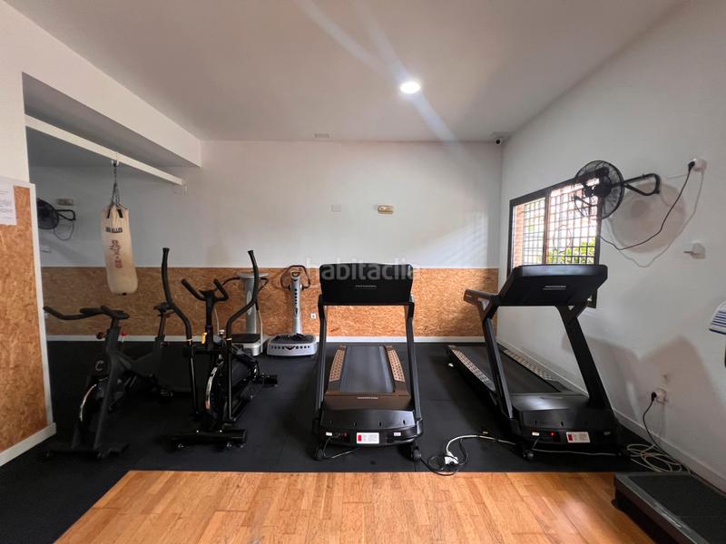 Foto df63c2a6-96a3-42a9-ae01-08da9d507bba. Piso  en venta en calle conrado del campo en El Pinillo Torremolinos