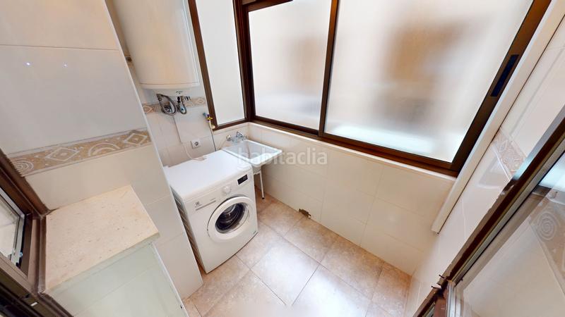 Foto e35a790b-5815-4dc4-9e6a-ce9eede18568. Piso  en venta en calle conrado del campo en El Pinillo Torremolinos