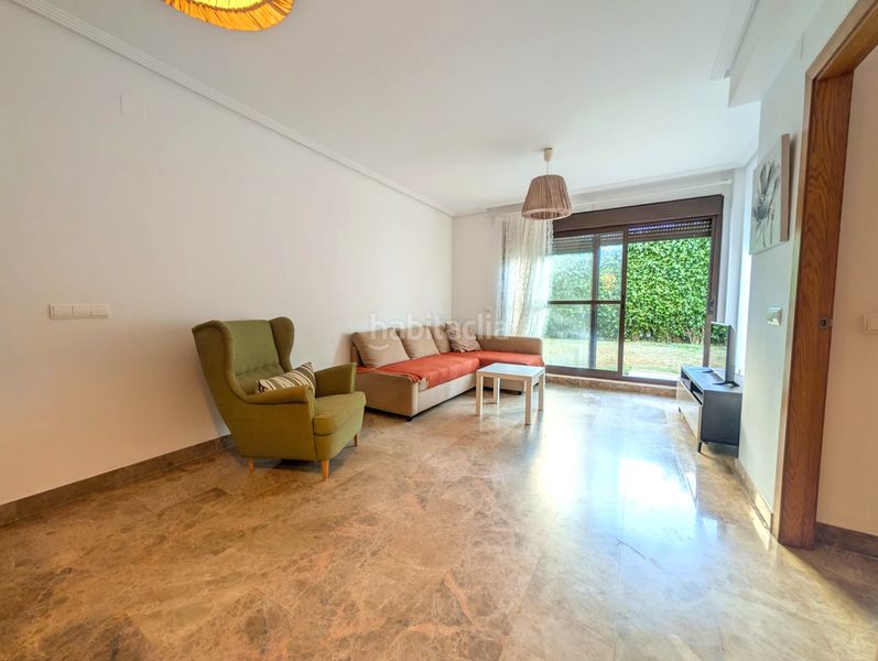 Foto a0c10512-be6a-4560-a778-6c7b1002acc5. Planta baixa amb calefacció aparcament piscina a Estepona