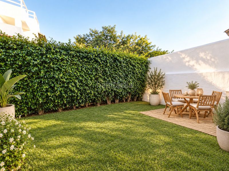 Foto aafa3e9d-81cb-4b53-97eb-145bc3761176. Planta baixa amb calefacció aparcament piscina a Estepona