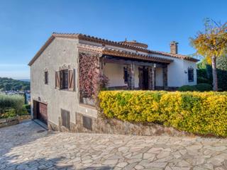 Casa  N/a. Fantástico chalet con vistas panorámicas al mar