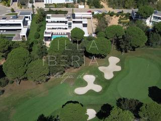 Casa a Carrer de la vinya. Villa de lujo con vistas al golf en pga catalunya resort