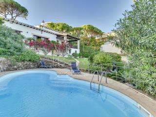 Casa  N/a. Propiedad exclusiva en situación privilegiada en cala maset, sag