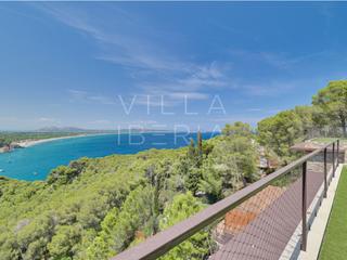 Casa  N/a. Exclusiva villa con vistas panorámicas en begur