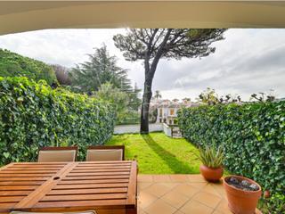 Apartament  N/a. Planta baja con jardín privado y a un paso de la playa de sant p