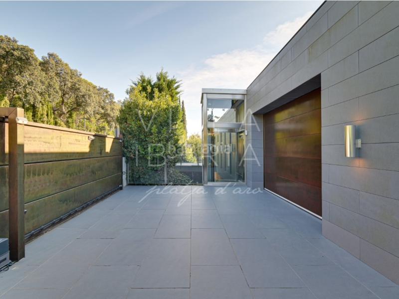 Foto a5a68f8d-fd31-49d8-a480-df26b48ae0d3. Maison dans avenida vallbanera 41 dans Urbanitzacions Platja d´Aro