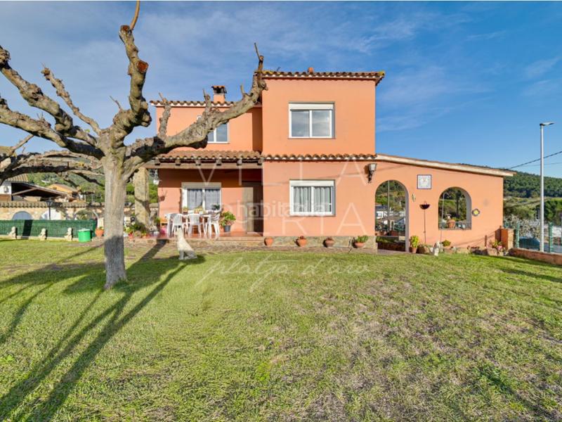 Foto 2d211024-28c2-4633-b325-8e7be760f2ad. Casa en calle sud 3 encantador chalet completamente reformado en Calonge