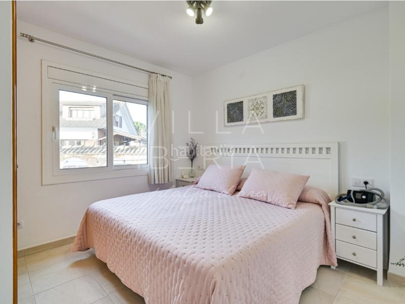 Foto ac0ed845-d553-4523-8113-d8e78a2bfb51. Casa en calle sud 3 encantador chalet completamente reformado en Calonge
