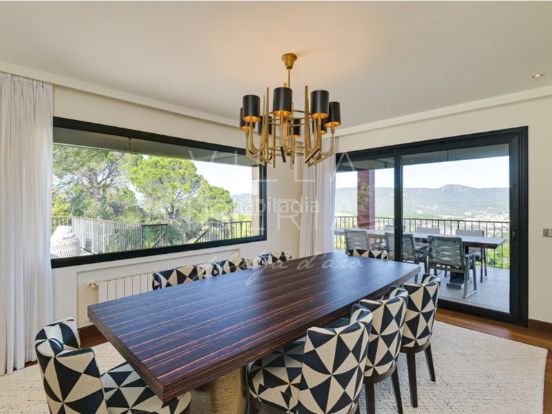 Foto 276b98bc-47f7-403d-82cb-7fa7d39a1f05. Casa en calle hubert burrus 407 villa exclusiva con pista de tenis en el golf de santa cristina daro en Santa Cristina d´Aro