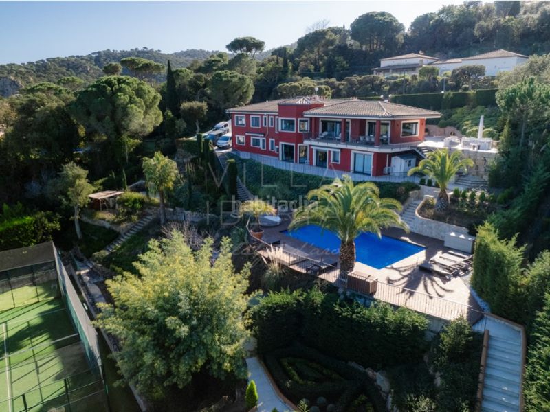 Foto 3a5fc8bd-c913-43de-b890-bd8c0a5178bb. Casa en calle hubert burrus 407 villa exclusiva con pista de tenis en el golf de santa cristina daro en Santa Cristina d´Aro