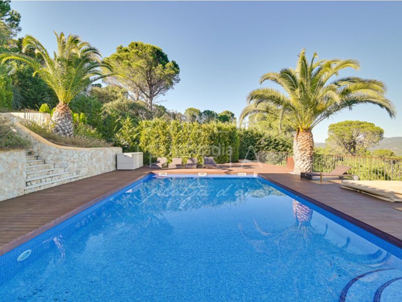 Foto 88435a9d-299b-48ab-af31-6987189e29c0. Casa en calle hubert burrus 407 villa exclusiva con pista de tenis en el golf de santa cristina daro en Santa Cristina d´Aro