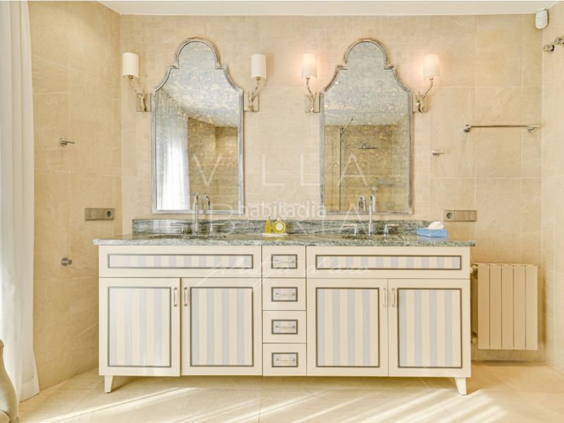 Foto c3461da9-6903-45ae-9cec-4f736d93a7bf. Casa en calle hubert burrus 407 villa exclusiva con pista de tenis en el golf de santa cristina daro en Santa Cristina d´Aro
