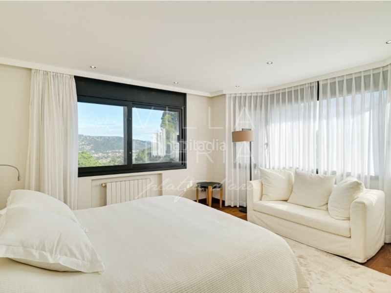 Foto f674fe35-76eb-4c36-b22e-47fb1ca0eb97. Casa en calle hubert burrus 407 villa exclusiva con pista de tenis en el golf de santa cristina daro en Santa Cristina d´Aro