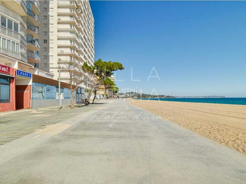 Foto ffee1172-b008-492a-9027-0c933cf08b63. Locale commerciale in passeig maritim in Centre-Platja Platja d´Aro