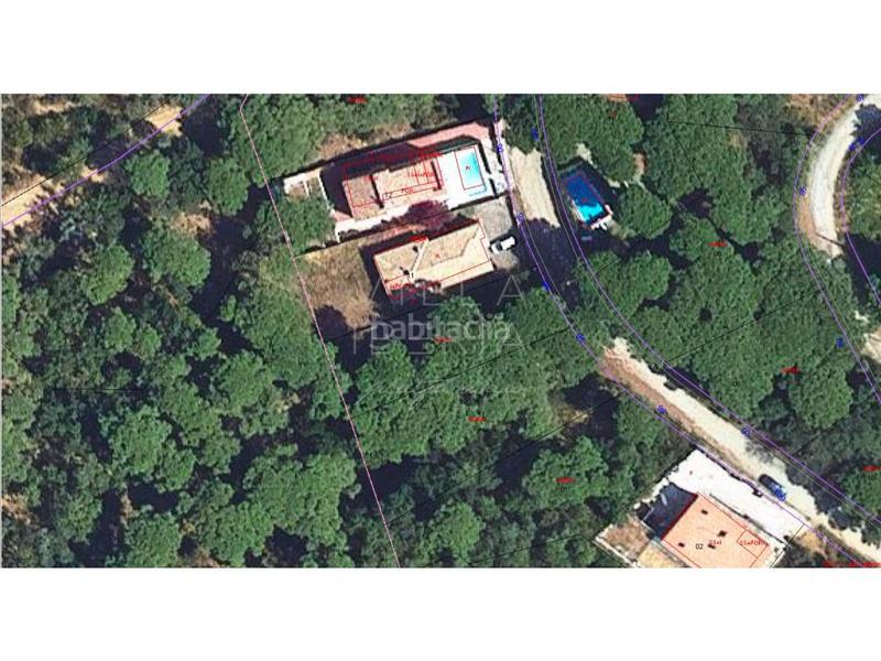 Foto b1b4bcc3-950f-4421-9f28-5f3fd10bd029. Terreno residencial en avenida manxa 94 parcela edificable en mas pere en Calonge