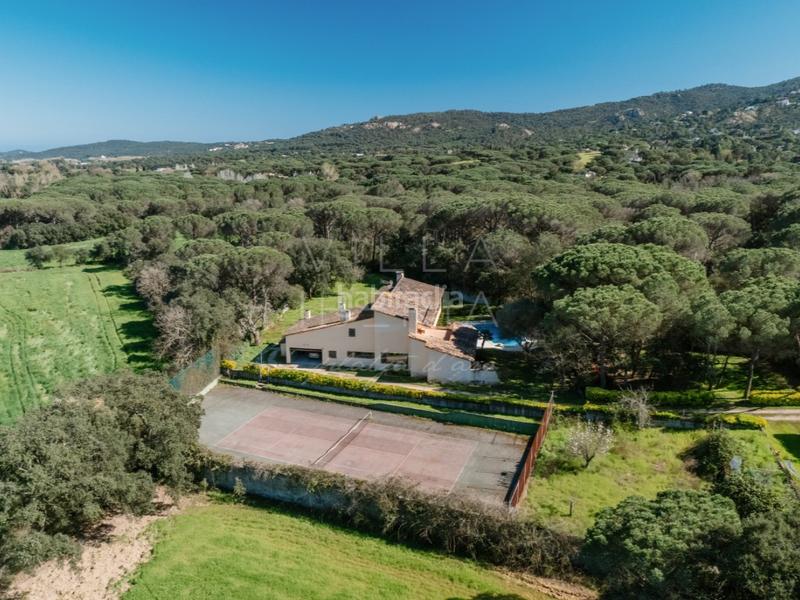 Foto dd8f34c8-a346-45e0-a6b1-8283804ddde6. Maison dans barrio solius 28 dans Golf Costa Brava Santa Cristina d´Aro