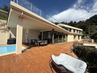 Maison à Calle roca vila 1021. Exclusiva villa contemporánea con vistas al mar