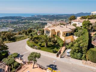 Casa a Calle saquer 1. Villa en cim daro con vistas espectaculares al mar