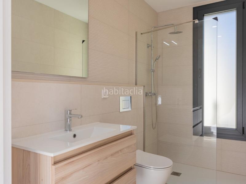 Foto 11aa12f0-ead2-4513-be0d-8acb041f0631. Casa a avenida espanya (ur mont-rei) 27 a Llagostera