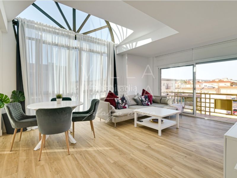 Foto 8d4b88a0-dbf6-4376-a683-56de5e0154a8. Apartament amb calefacció aparcament a Avinguda Catalunya Palamós