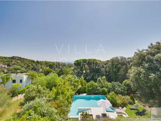 Casa a Calle maragda. Villa con encanto y gran jardín en treumal, zona residencial de