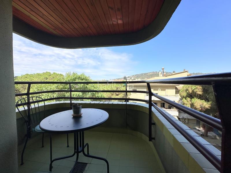 Foto 89192b15-5f39-44fc-a273-3d11cd4327a5. Apartamento en passeig maritim piso reformado en primera línea de mar playa central de platja daro en Platja d´Aro