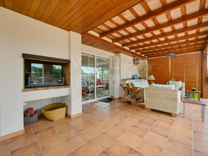 Foto 63442314-fbc2-4902-af43-378ade2b8292. Casa en calle tordera chalet en ubicación excelente, con piscina y vistas abiertas en Calonge