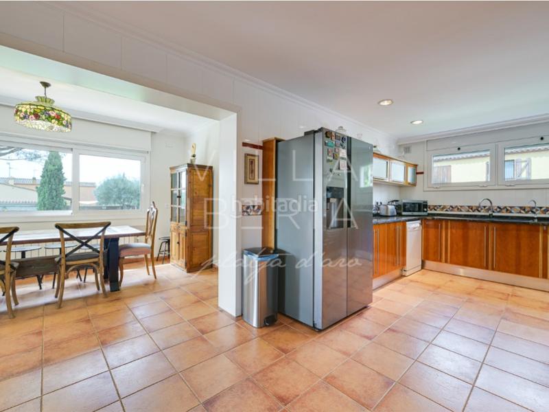 Foto 8e61d8e8-714a-4f79-a11c-8f50132e3e38. Casa en calle tordera chalet en ubicación excelente, con piscina y vistas abiertas en Calonge