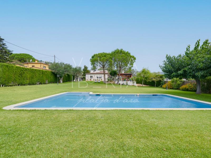 Foto 9381c350-dfe5-4328-a9a0-06766252ba10. Casa en calle tordera chalet en ubicación excelente, con piscina y vistas abiertas en Calonge