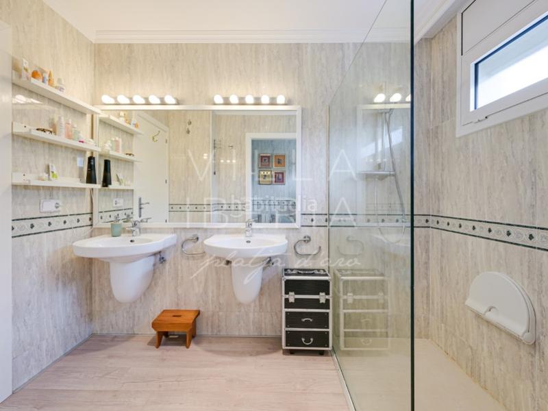 Foto ea75c960-db07-4044-9284-5fea2d63a8d9. Casa en calle tordera chalet en ubicación excelente, con piscina y vistas abiertas en Calonge