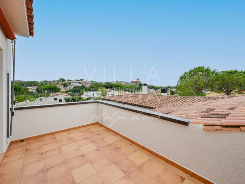 Foto ee7c7130-8ab3-4542-a42b-e0d688f507ba. Casa en calle tordera chalet en ubicación excelente, con piscina y vistas abiertas en Calonge