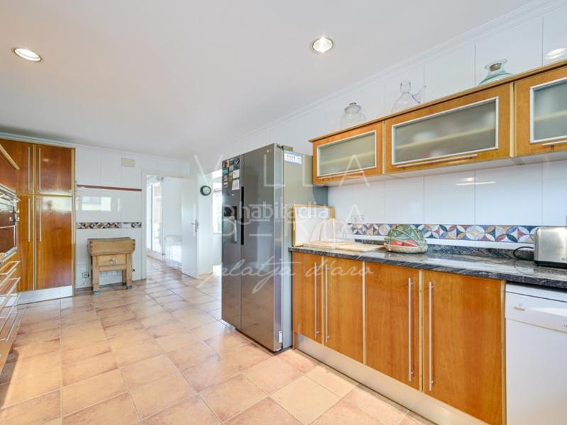 Foto f505e3f1-98bc-4d10-887d-928e2427ce3e. Casa en calle tordera chalet en ubicación excelente, con piscina y vistas abiertas en Calonge