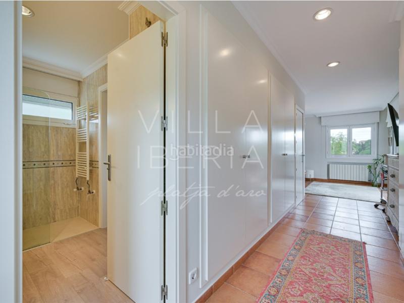 Foto f8f1e7d8-0ea9-4e90-aa5a-2ec388cab609. Casa en calle tordera chalet en ubicación excelente, con piscina y vistas abiertas en Calonge