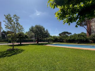 Apartamento en Calle planoles 2-a. Apartamento con jard�n y piscina en buena ubicaci�n