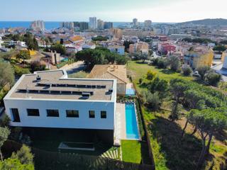 Maison  Calle vicenç bou 27. Moderna villa céntrica en platja daro de reciente construcción
