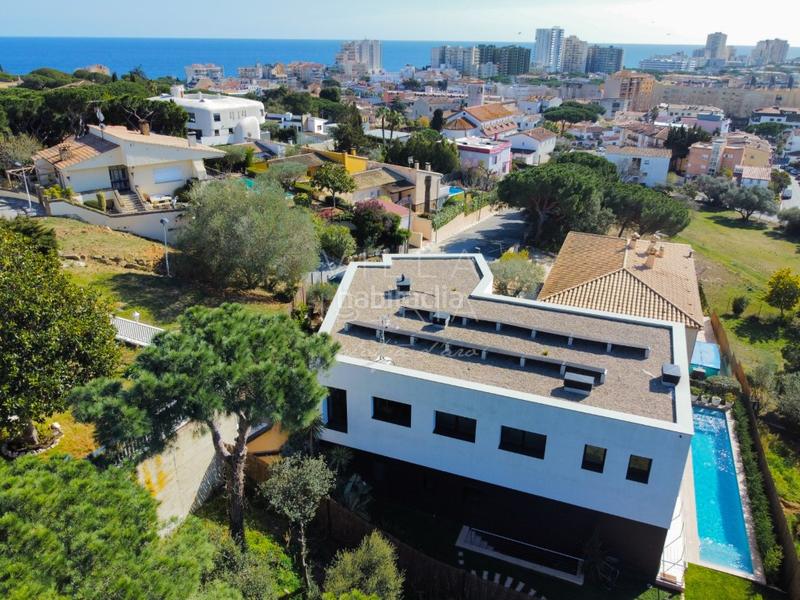 Foto 3cff0b69-8c7e-4770-9eb3-e6d5ba6a5edd. Casa en calle vicenç bou 27 moderna villa céntrica en platja daro de reciente construcción en Platja d´Aro