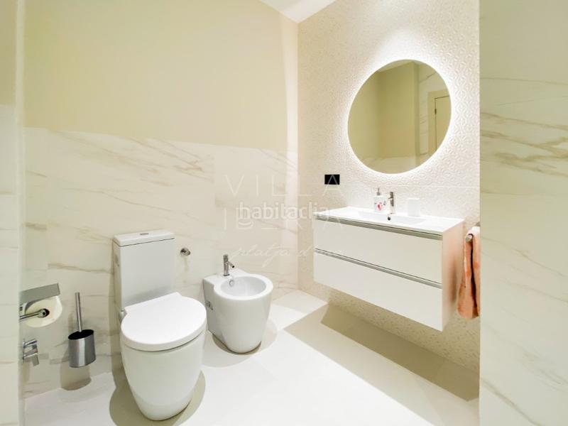 Foto b63e6118-970a-46ca-840b-60c48a83b07d. Casa en calle vicenç bou 27 moderna villa céntrica en platja daro de reciente construcción en Platja d´Aro