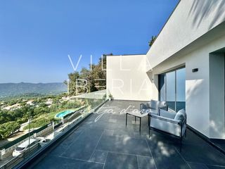 House in Calle del puig brull 89. Casa de nueva construcción con piscina y vistas espectaculares