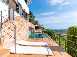 Casa a Calle de la magnòlia 43. Villa con vistas excepcionales al mar y la montaña en les teules