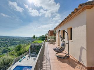 Casa  Carrer om. Casa con vistas al mar y montaña, piscina privada y terraza en c