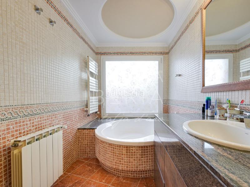 Foto b6b898bc-0d15-490f-8d6c-61e5f226c48e. Apartament a calle enric morera 9 a Fenals Platja d´Aro